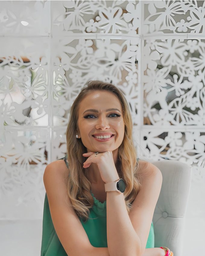 Portrait of Zsuzsa, Forensic Accountant at NN Accountability